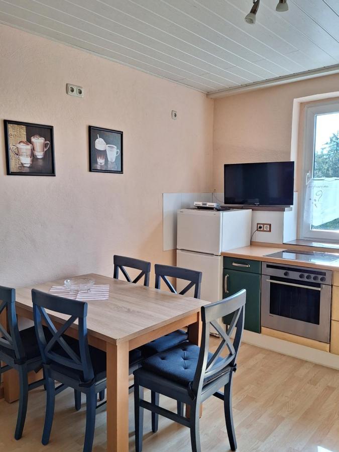 Gaststaette Und Pension Zur Schiene แมร์เซอบวร์ก ภายนอก รูปภาพ