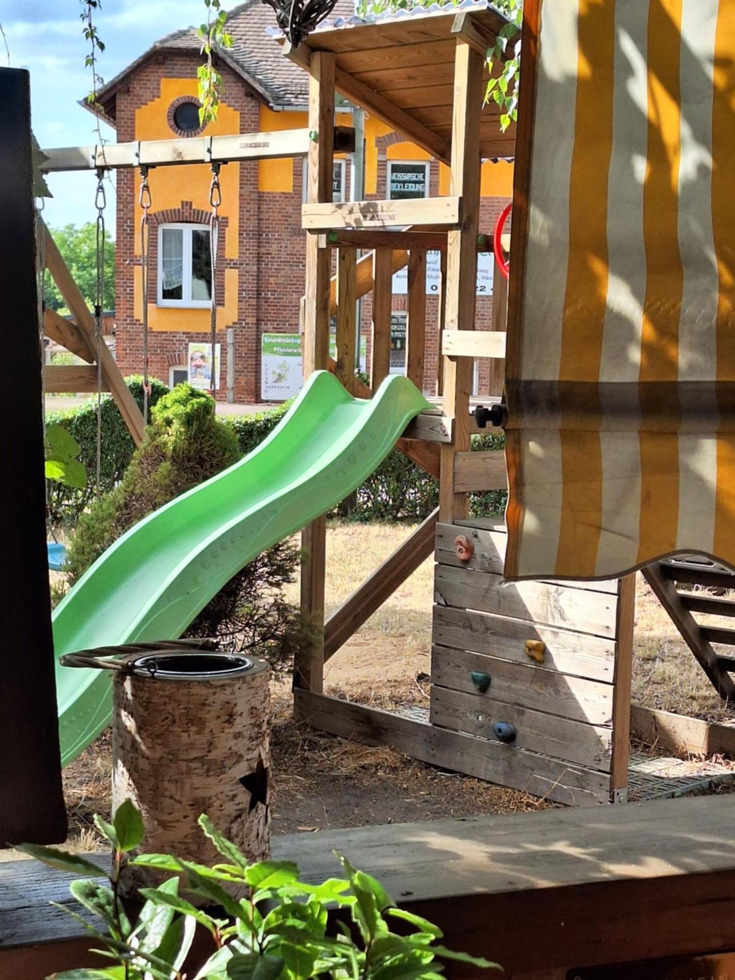 Gaststaette Und Pension Zur Schiene แมร์เซอบวร์ก ภายนอก รูปภาพ
