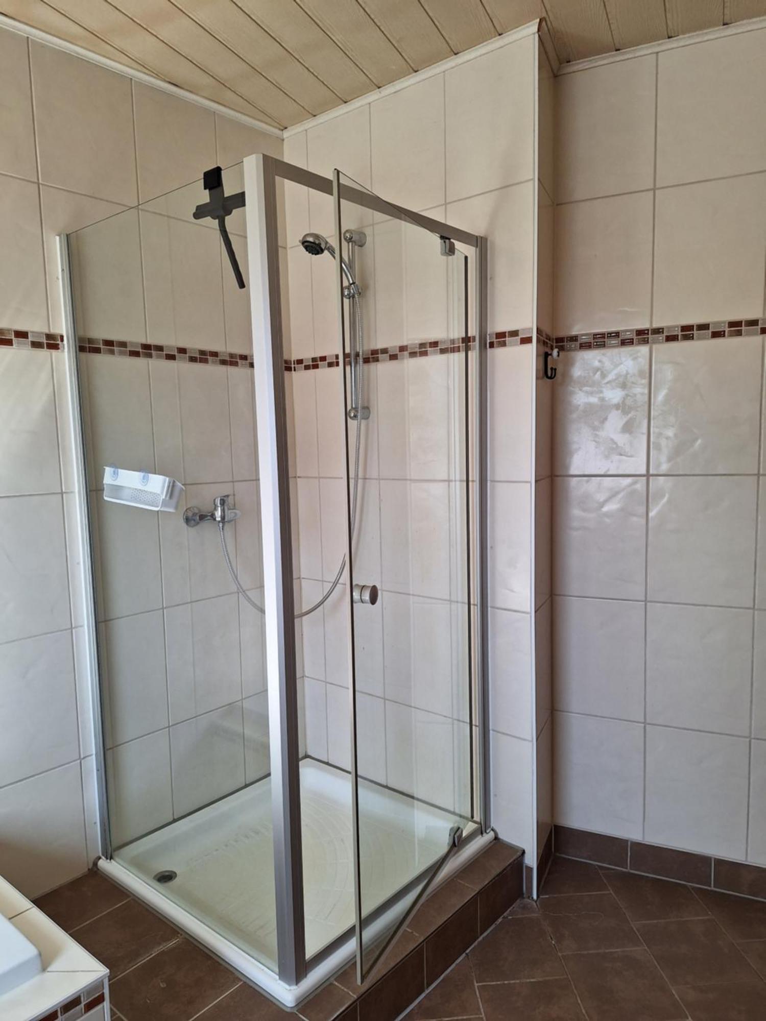 Gaststaette Und Pension Zur Schiene แมร์เซอบวร์ก ภายนอก รูปภาพ