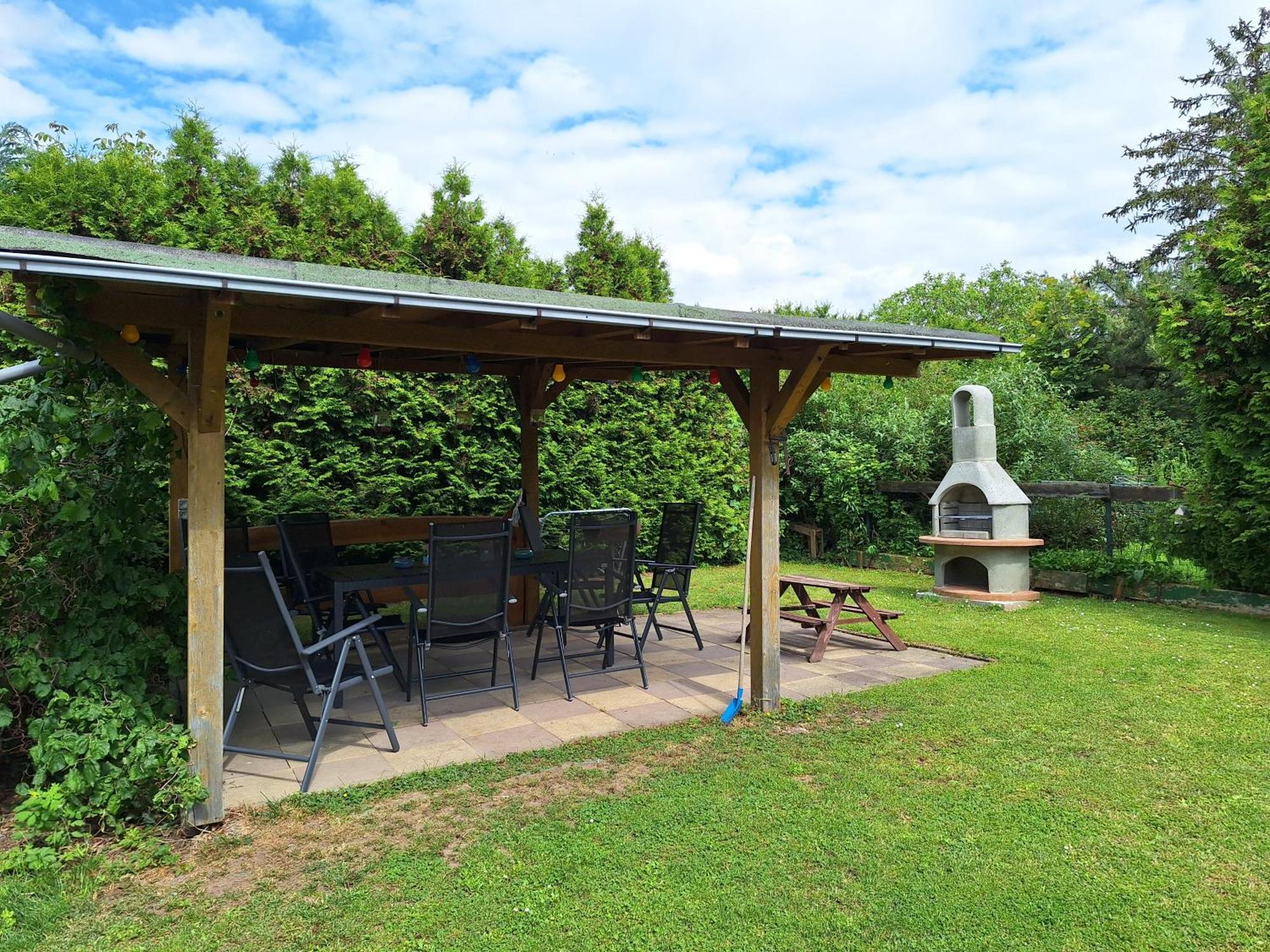 Gaststaette Und Pension Zur Schiene แมร์เซอบวร์ก ภายนอก รูปภาพ