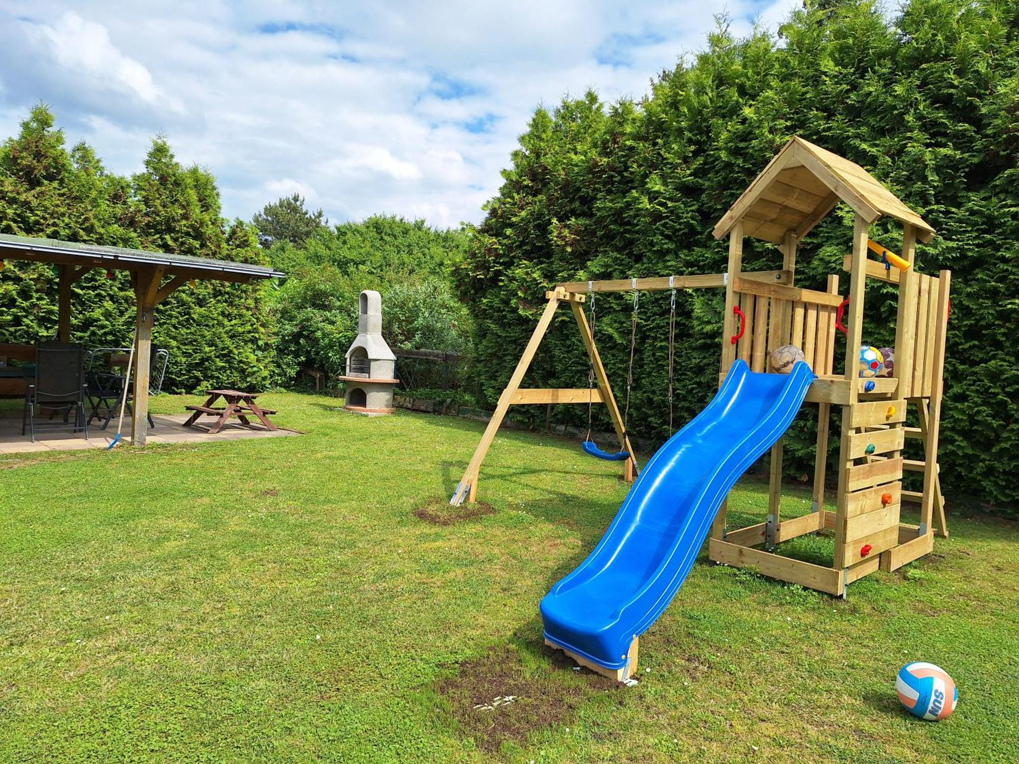 Gaststaette Und Pension Zur Schiene แมร์เซอบวร์ก ภายนอก รูปภาพ