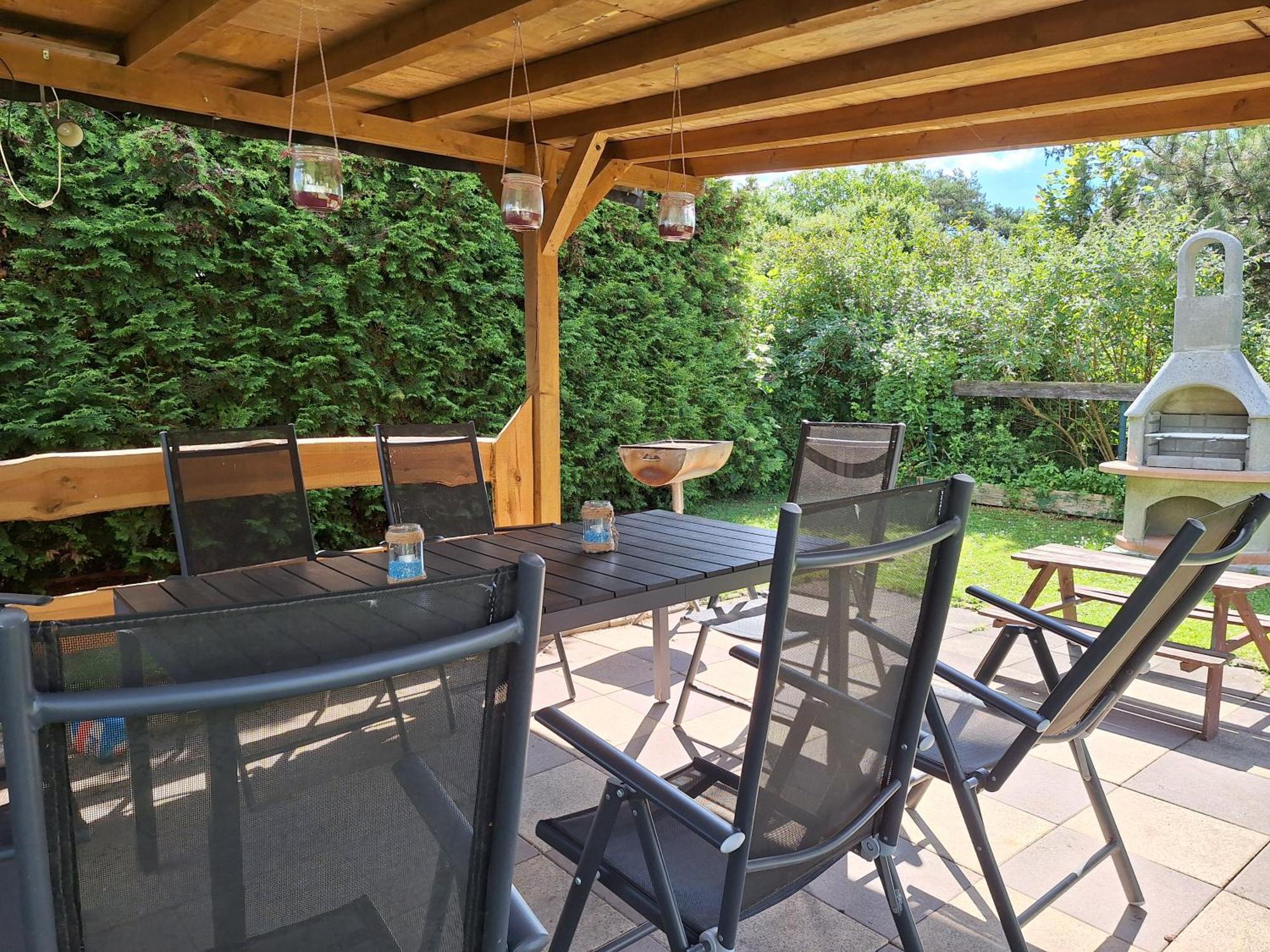 Gaststaette Und Pension Zur Schiene แมร์เซอบวร์ก ภายนอก รูปภาพ